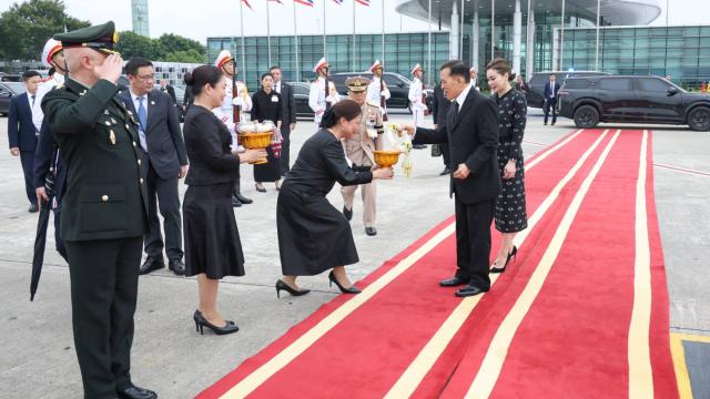 Thai Monarchs Conclude Official Visit to Vietnam
