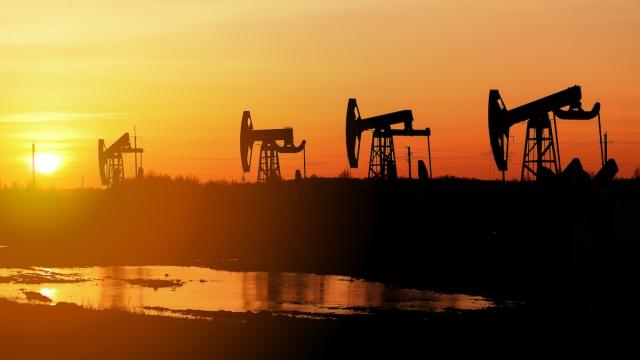 Crude Oil Prices Decline Following Saudi Pipeline Reopening News