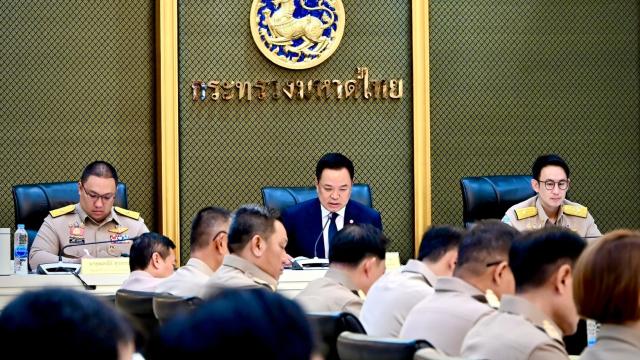 รัฐมนตรีว่าการกระทรวงมหาดไทย 'อนุทิน ชาญวีรกูล' พบปะผู้บริหารระดับสูงของกระทรวง