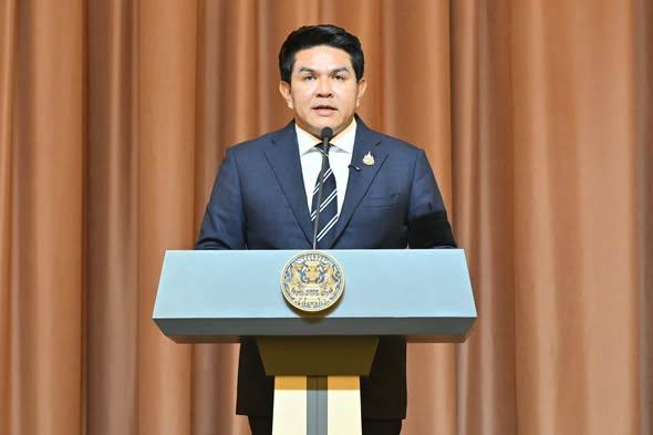 Il ministro Surasak incoraggia gli atleti thailandesi come ambasciatori culturali per i Giochi Asiatici del 2026