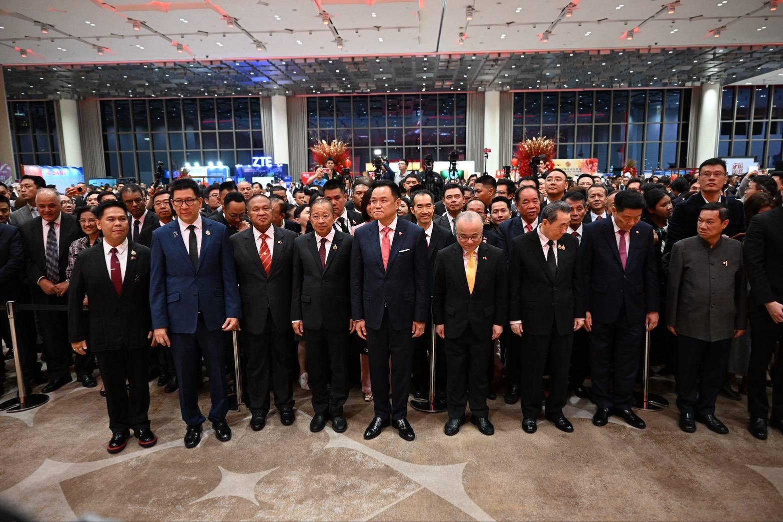 นายกรัฐมนตรีไทยร่วมงานเลี้ยงฉลองครบรอบ 77 ปี การสถาปนาสาธารณรัฐประชาชนจีน