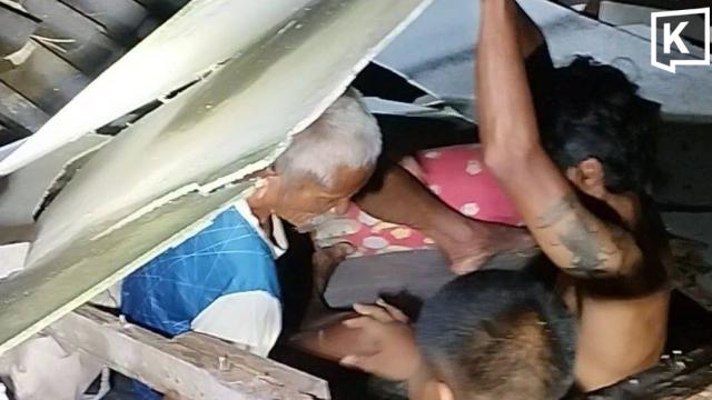 70-летний мужчина спасен после обрушения дома в Самутпракане