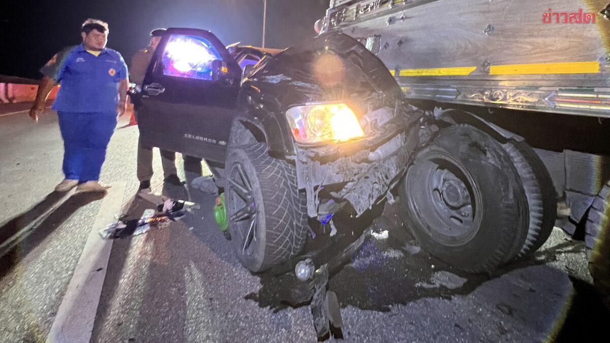 Colisão fatal envolvendo caminhonete e caminhão de 10 rodas em Ratchaburi