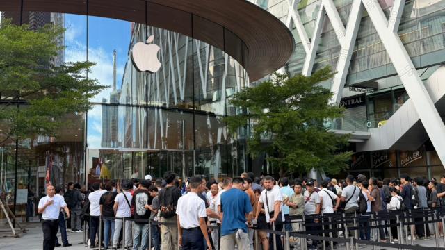 iPhone 18 Pro-Start lockt Menschenmengen ins Central World