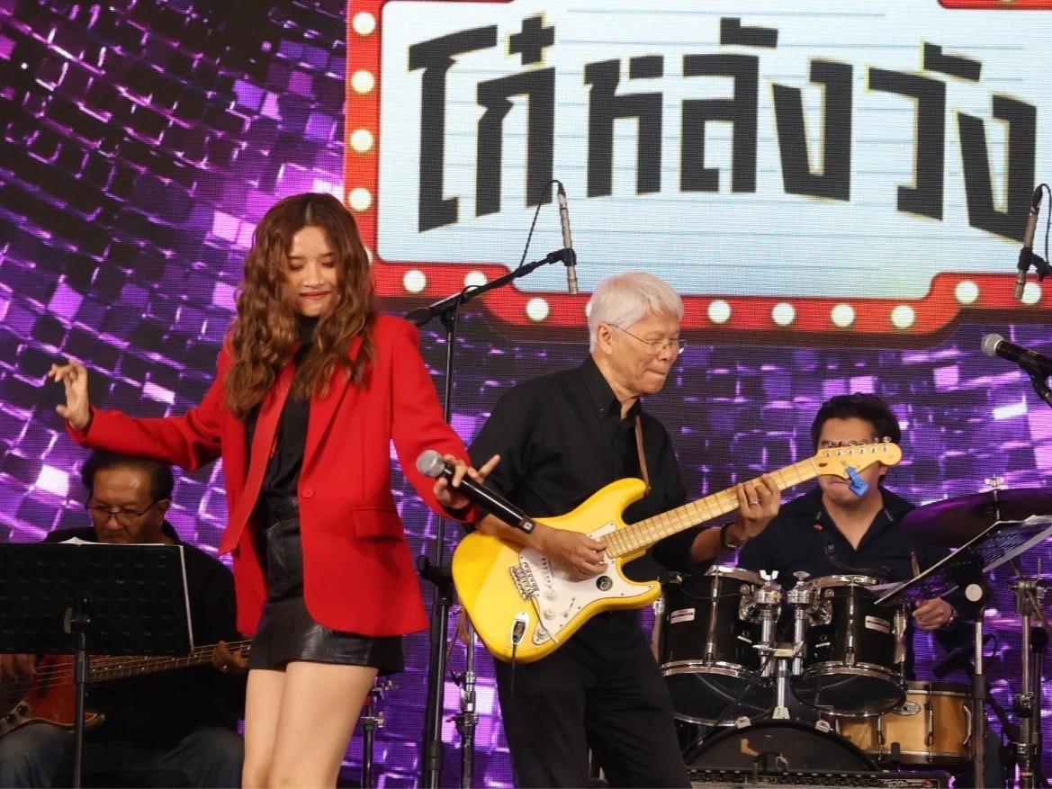 Sala Chalermkrung Hosts Fourth 'Koh Lang Wang' Singing Competition