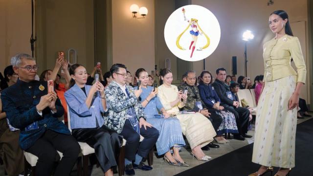 Une exposition culturelle thaïlandaise présente des textiles inspirés de Sailor Moon à Tokyo