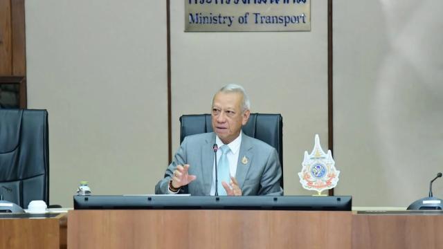 Minister Phiphat Announces Plans to Fully Close Khlong Toei Port