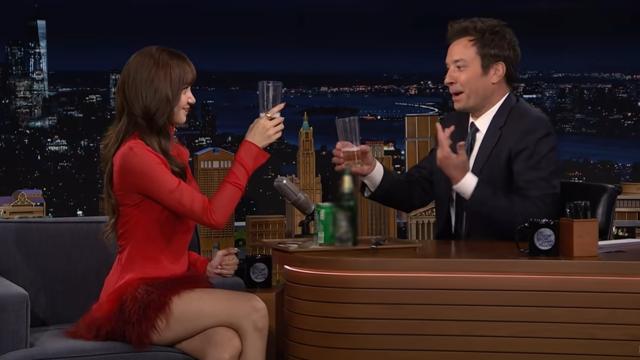Lisa Promotes Thai Culture on The Tonight Show