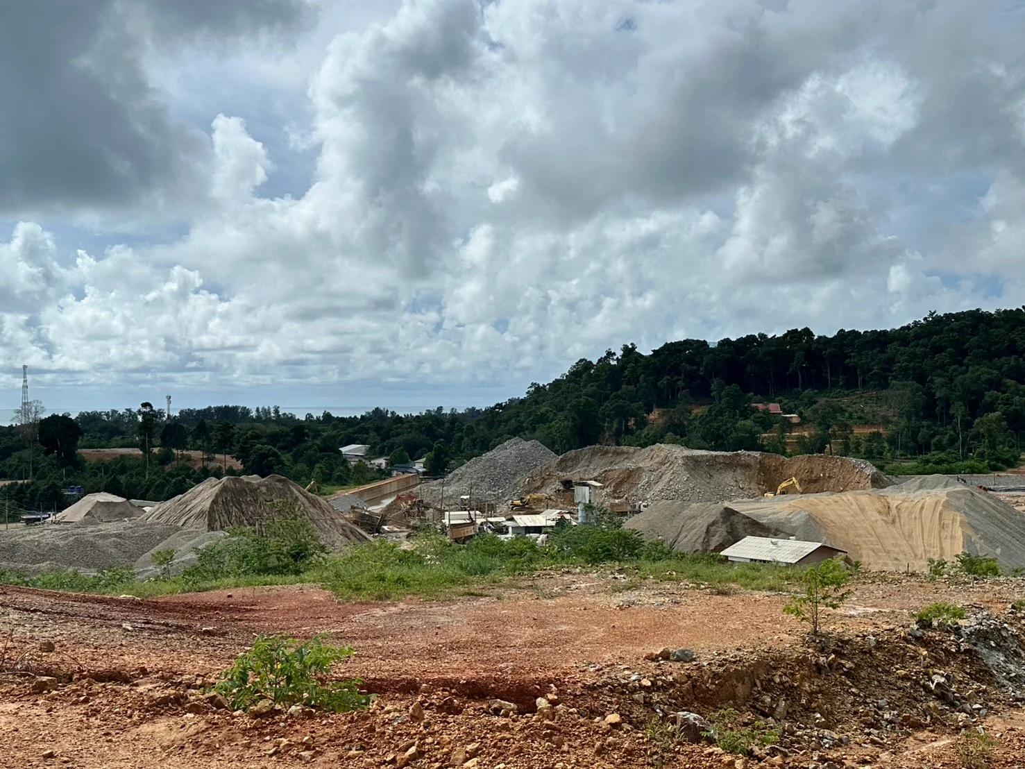 Koh Chang Residents Urge Senate Support for Klong Phrao Reservoir Project