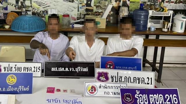 Abade e monges expulsos após prisão por drogas em Buriram