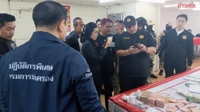 Autoridades desmantelam dois cassinos ilegais em Chiang Mai