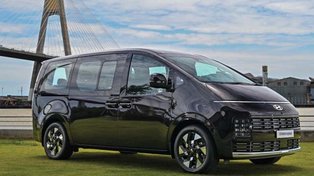 Hyundai Mobility Thailand Launches 11-Seater STARIA Hybrid