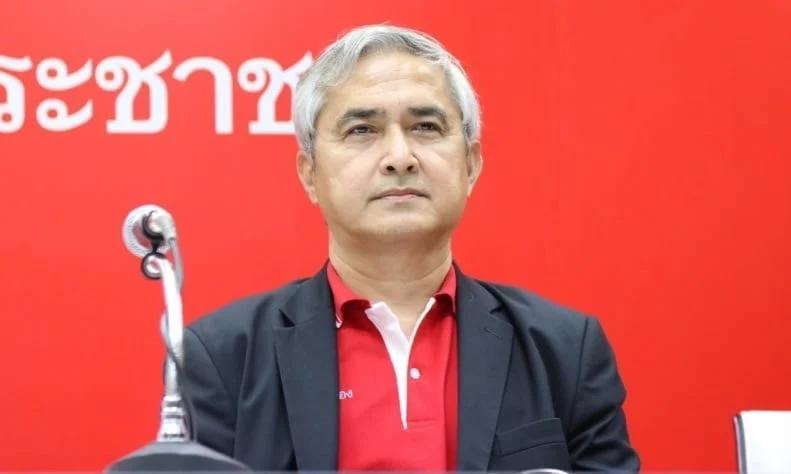 Deputato del Pheu Thai critica il partito di opposizione