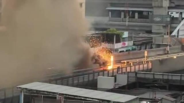 Fire Reported on MRT Track at Tao Poon Station