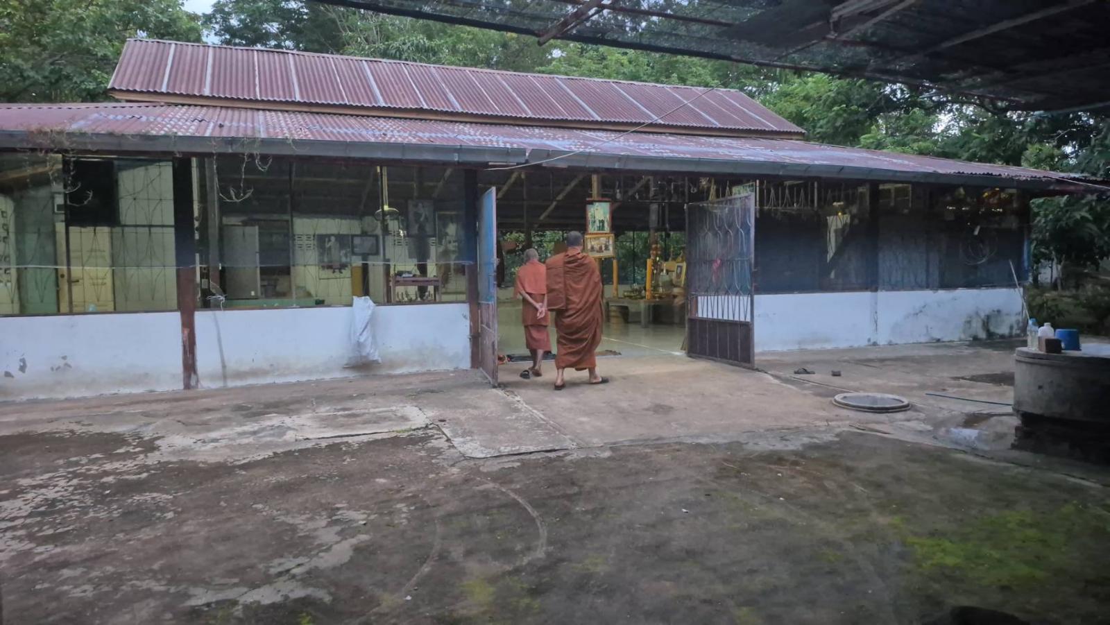 Abade e monge presos por posse de metanfetamina em Buriram