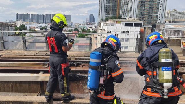 MRT Blue and Purple Line Services Suspended Following Electrical Short Circuit