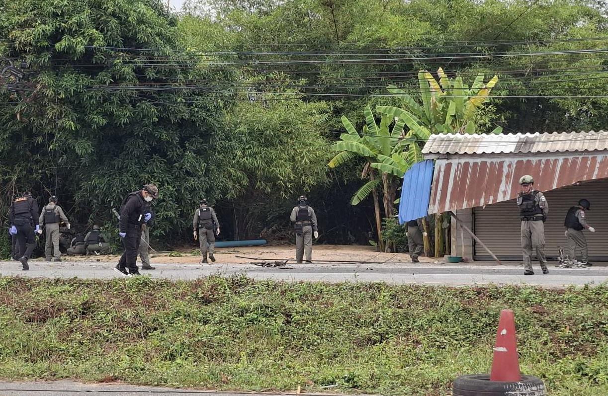 Quatro policiais feridos em atentado a bomba em Pattani