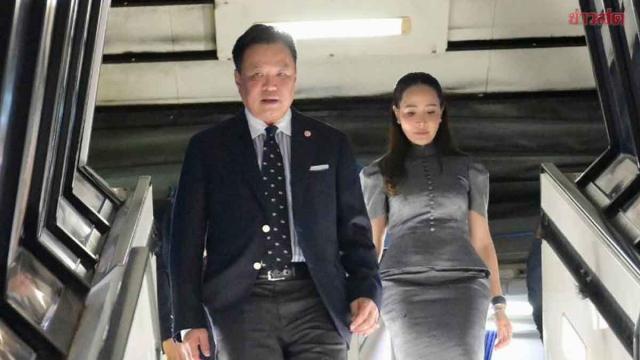 Il Primo Ministro thailandese arriva a Tokyo per colloqui economici e diplomatici