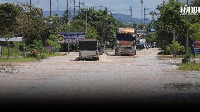 Flash Floods Disrupt Road 2013 in Phitsanulok