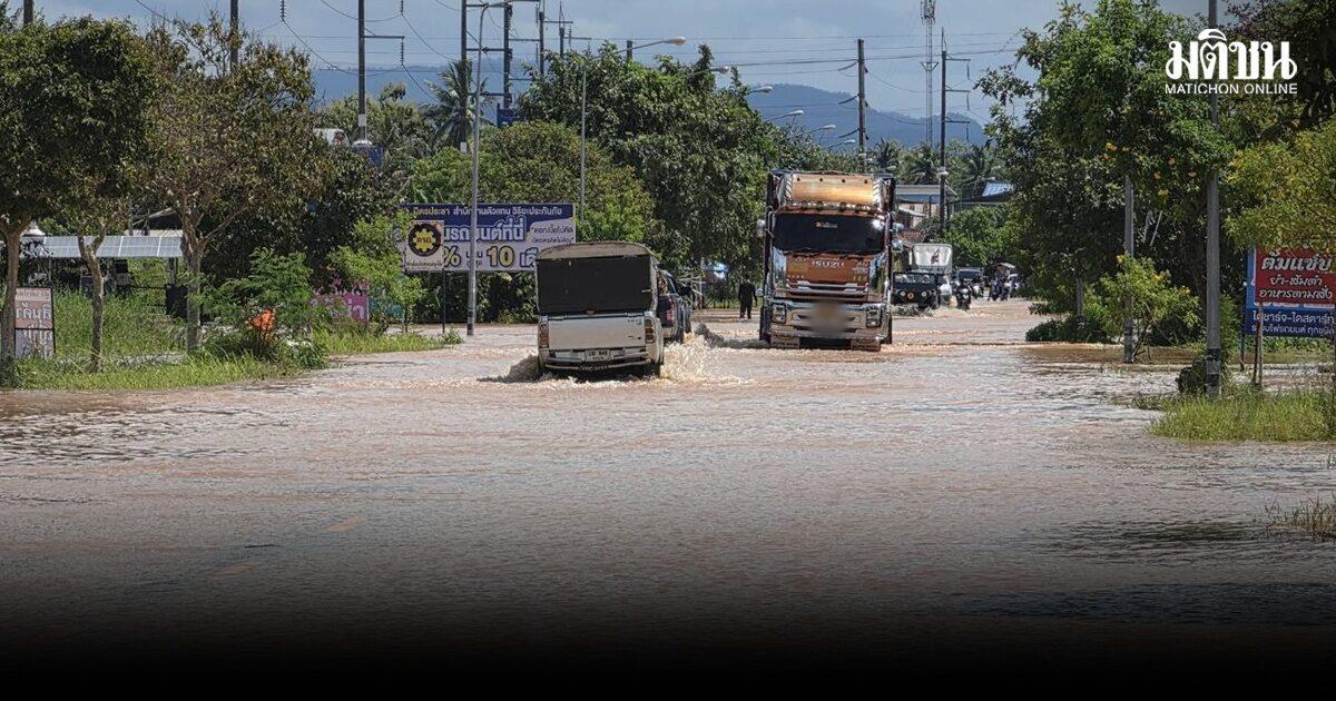 Flash Floods Disrupt Road 2013 in Phitsanulok