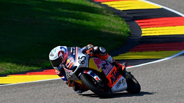 Il pilota thailandese 'Mai-Q' si prepara per la finale della Red Bull MotoGP Rookies Cup