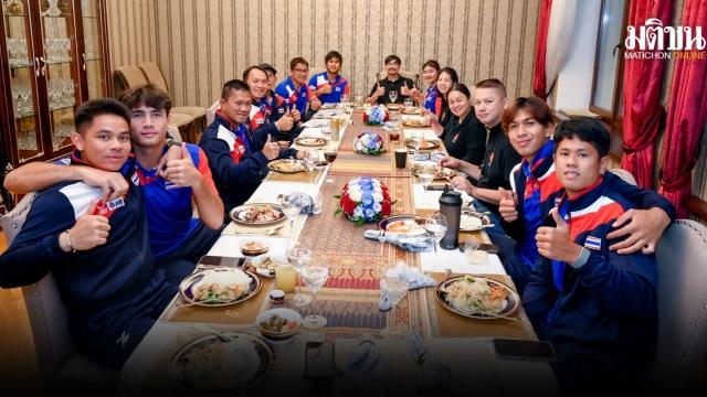 Thailändischer Botschafter in Kasachstan empfängt Davis-Cup-Team