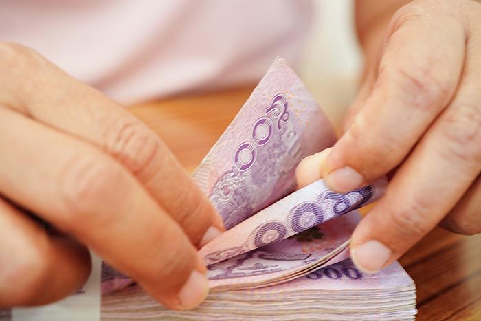 Se prevé que el baht tailandés cotice entre 33,00 y 33,60 por dólar
