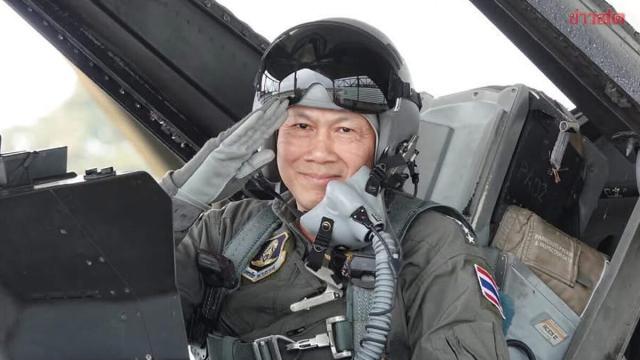 Royal Thai Air Force Conducts Honor Flight for Retiring Commander