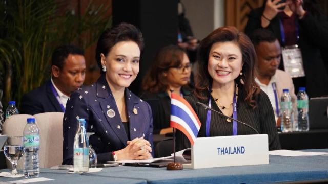 La ministre du Commerce souligne l'incertitude économique mondiale