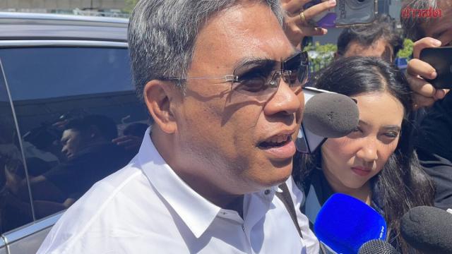 Especialista em amuletos 'Pong Suphan' presta depoimento em investigação de fundação
