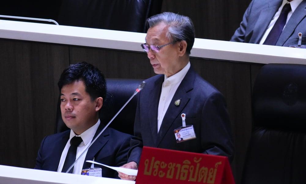 Chuan Leekpai kritisiert Innenministerium wegen Skandal bei lokalen Prüfungen