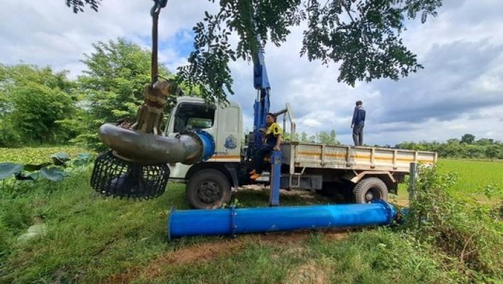 Department of Water Resources Removes Pumping Equipment in Kut Dok Kham