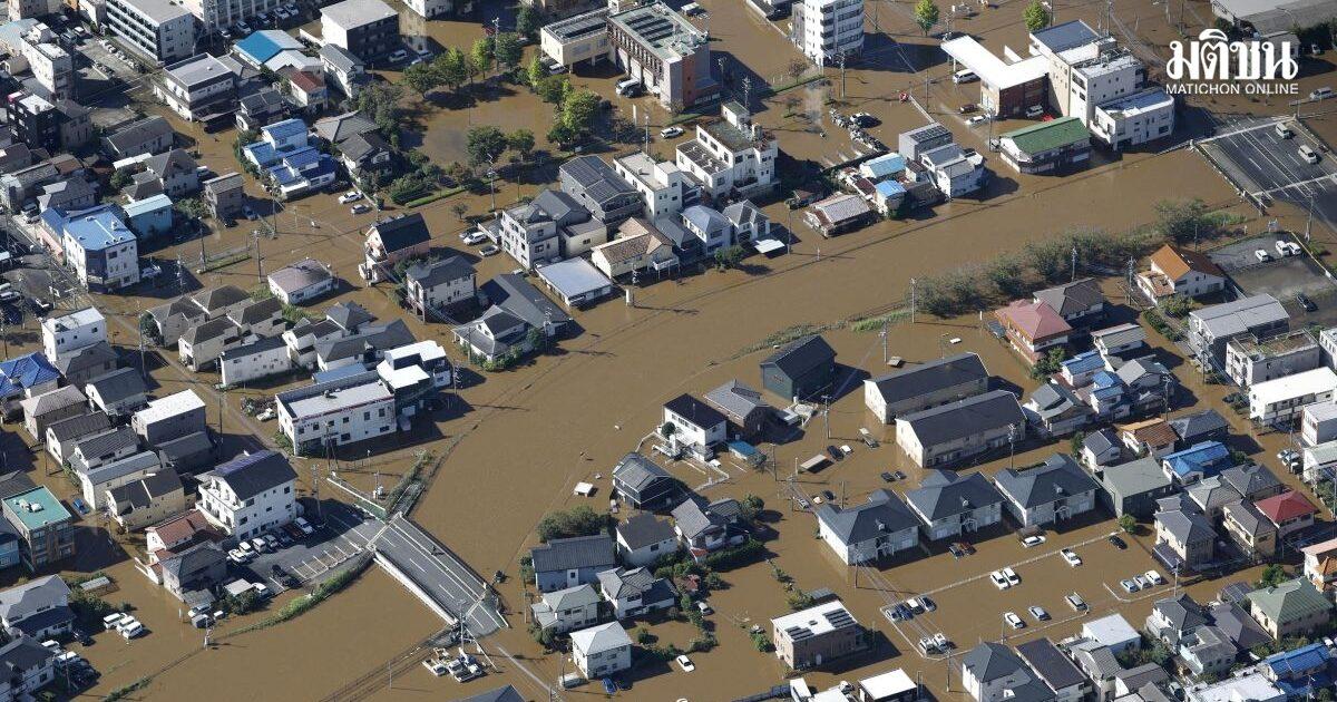 Typhoon Dujuan Causes Fatalities and Destruction in Japan