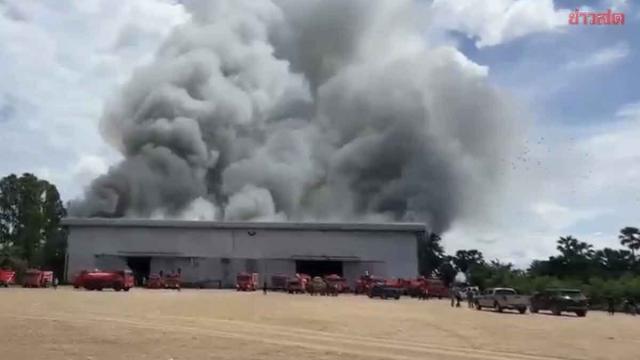 Large Fire Engulfs Rice Mill Warehouse in Phetchaburi