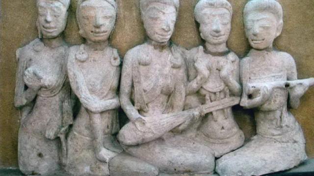Dévoilement d'une sculpture en stuc de l'époque de Dvaravati vieille de 1 300 ans