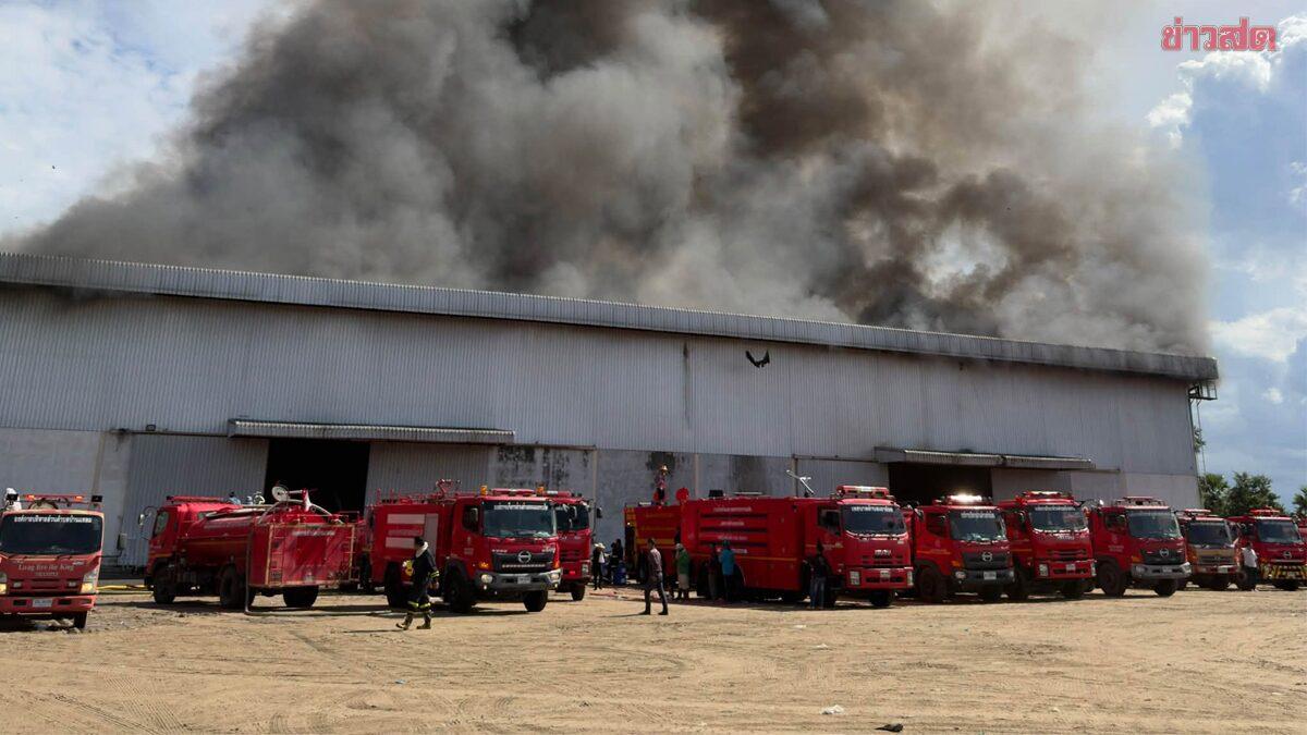 Major Fire Engulfs Rice Mill Warehouse in Phetchaburi