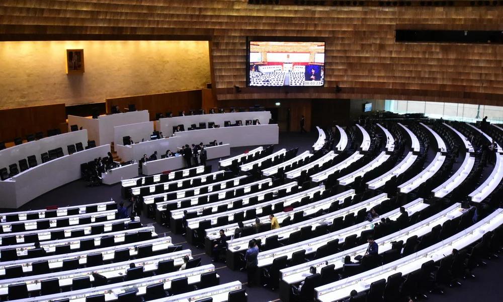 Preocupações levantadas sobre a compra de software de 100 milhões de bahts pelo Departamento de Administração Provincial