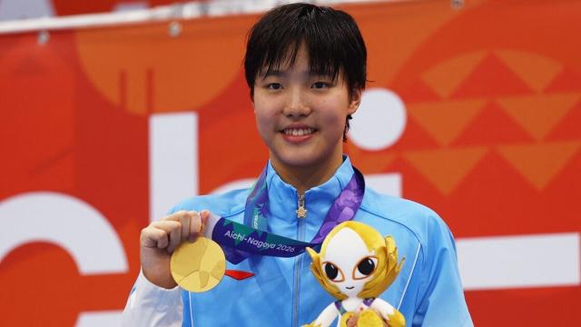 13-Year-Old Chinese Swimmer Secures Third Gold at Asian Games