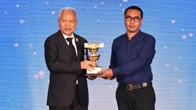 Parliament President Presents 2026 Phan Waen Fa Literary Awards