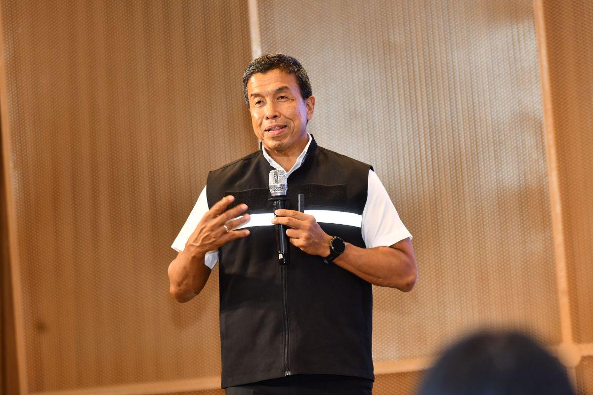 Bangkok Governor Promotes Cycling to Improve Urban Connectivity