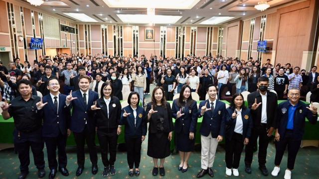 Department of Learning Encouragement Hosts Leadership Seminar for Future Change-Makers