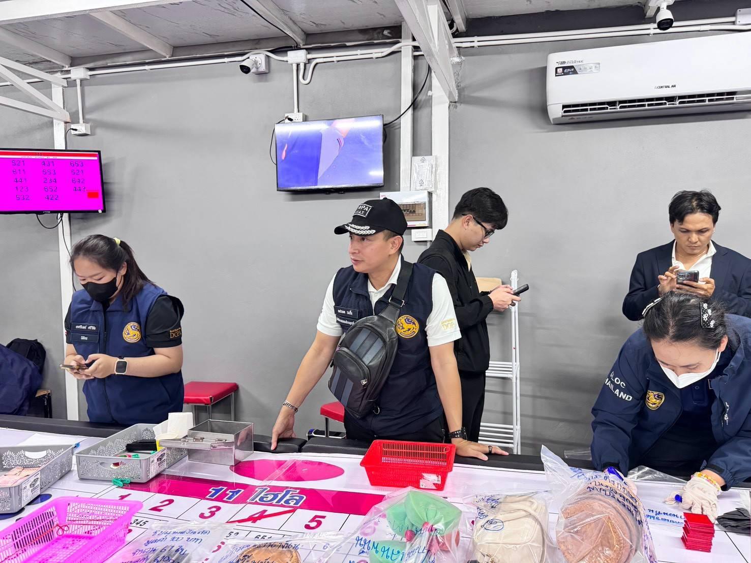 Four Din Daeng Police Officers Transferred Following Gambling Den Raid