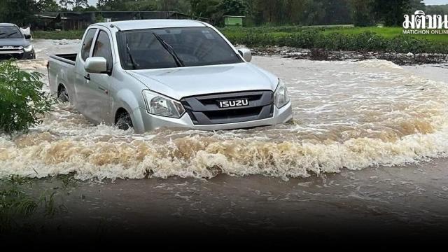 Heavy Rainfall Causes Flash Flooding in Surin's Phanom Dong Rak District