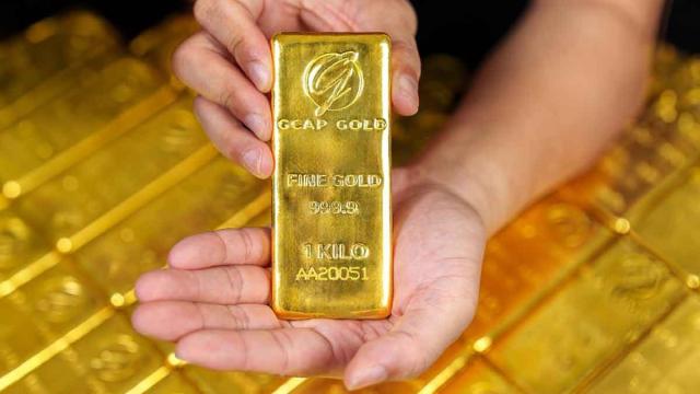 Gold Prices Eye $4,400 Resistance Amid Market Volatility