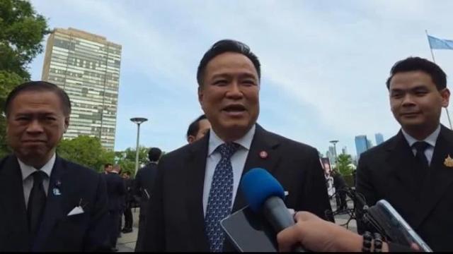 Vice-primeiro-ministro Anutin elogia Nene pelo orgulho nacional