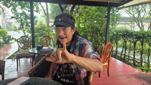 Add Carabao elogia a jovem guitarrista 'Nene' como uma prodígio musical