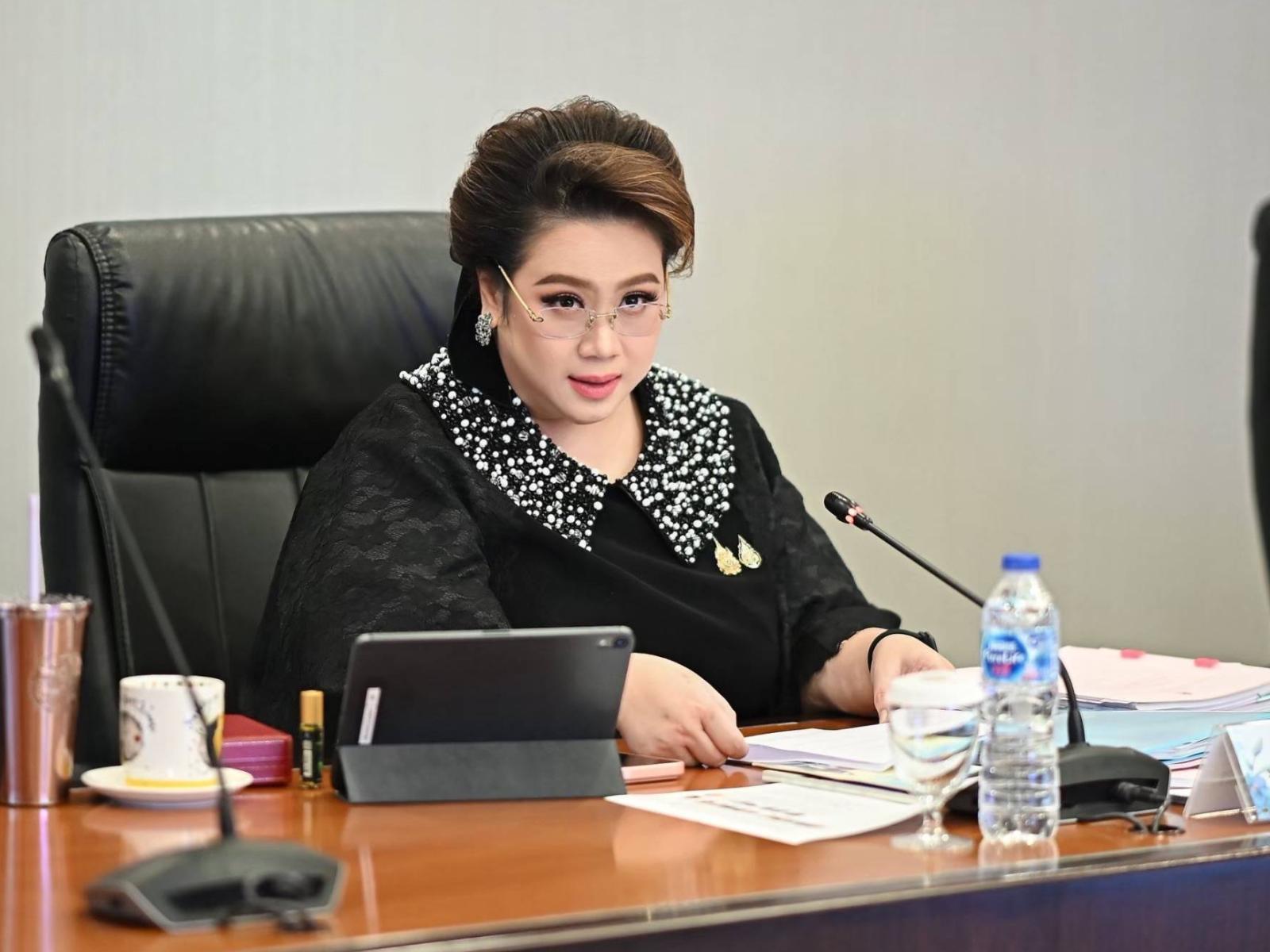 รัฐมนตรีสั่งตรวจสอบบริษัท Top Up To Rich