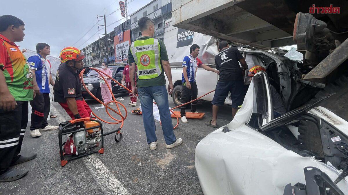 Acidente de trânsito fatal em Chanthaburi envolve caminhonete e reboque