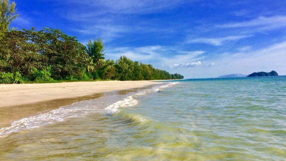 Golden Pearl Beach & Mount Pu