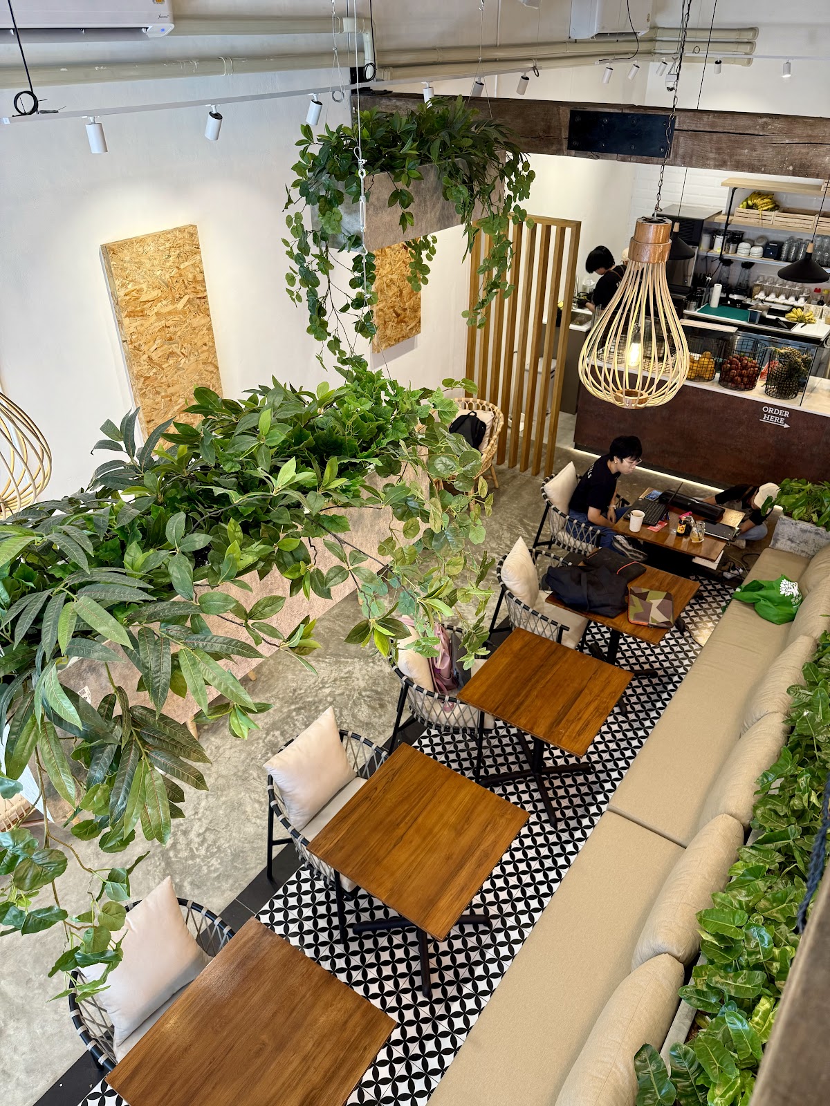 แกลเลอรีรูปภาพ — BARTELS Asok - Sourdough Sandwiches, Coffee & Juicery
